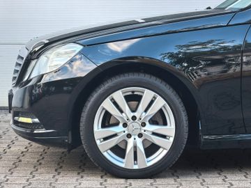 Mercedes E 220 - 3