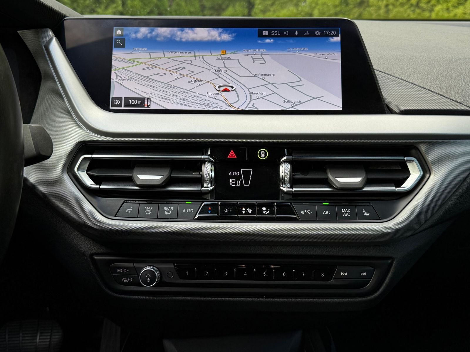 Fahrzeugabbildung BMW 216 d Aut. Gran Coupe Sport-Line LED+AHK+NAV+SHZ