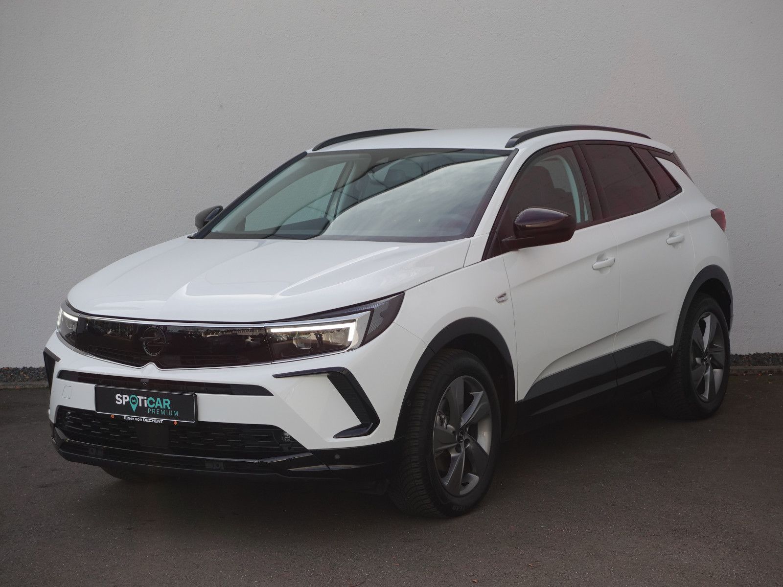 Fahrzeugabbildung Opel Grandland 1.2T AUTOMATIK,AHK,Navi,Kamera,Sitzhzg