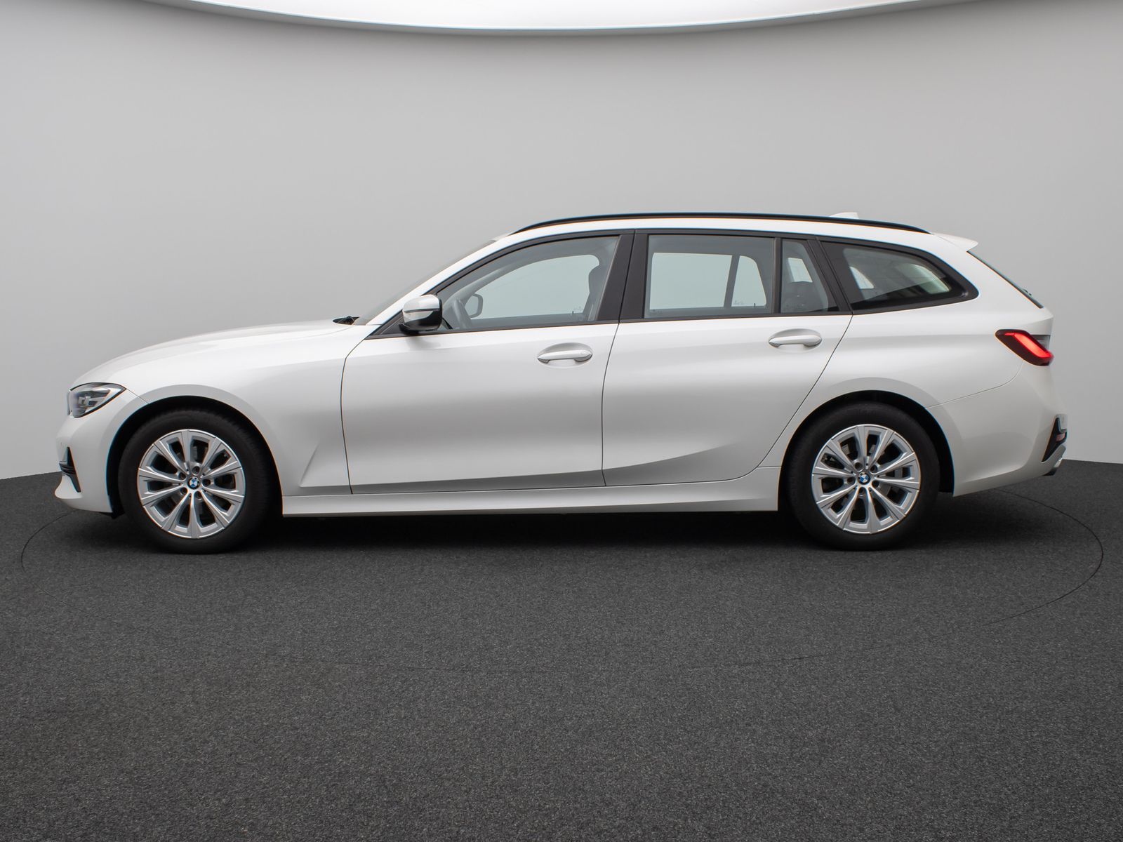 Fahrzeugabbildung BMW 320d xD DAB CockPitPro Stop&Go Alarm PDC Sport