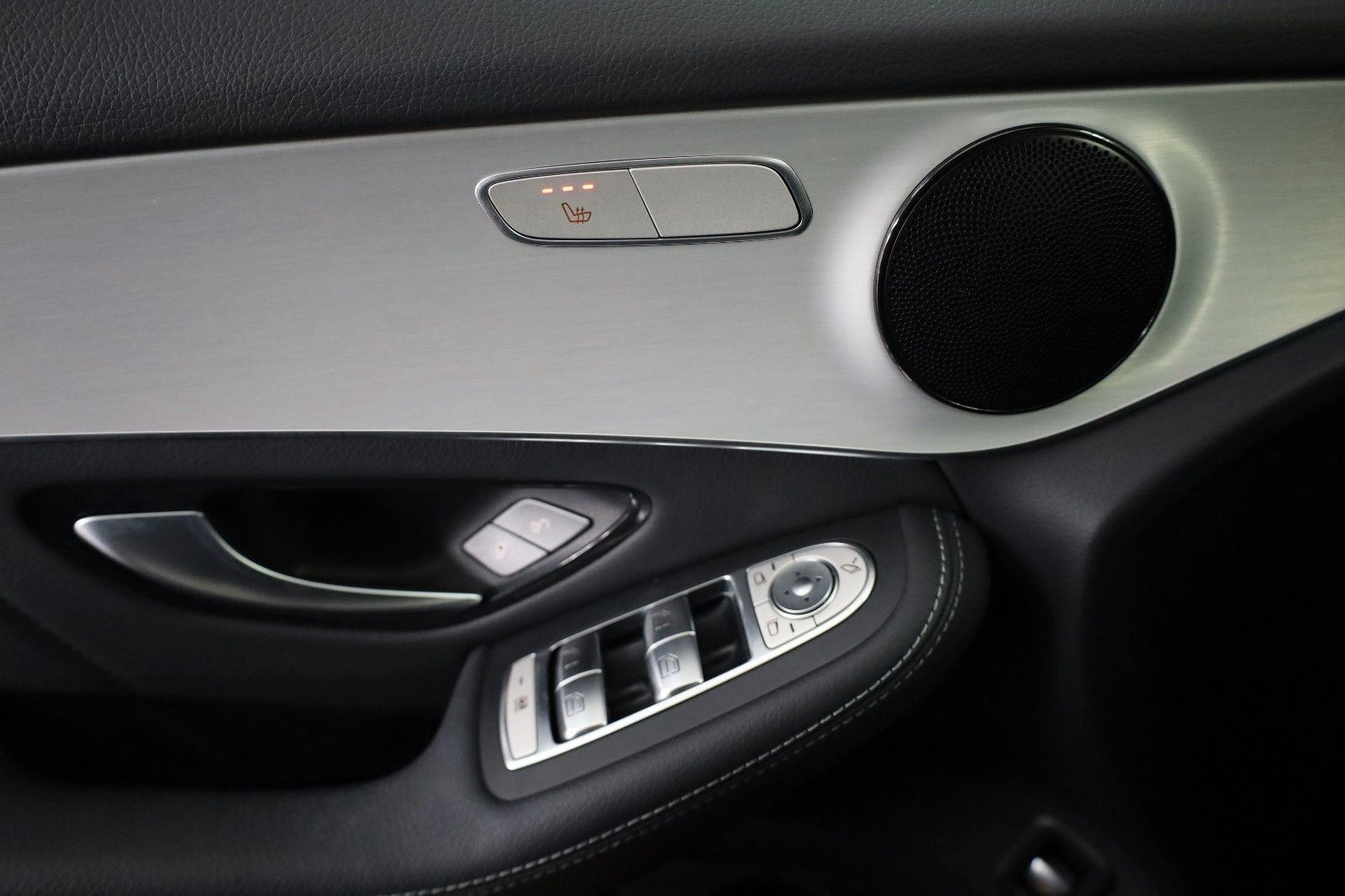 Fahrzeugabbildung Mercedes-Benz GLC 300de 4Matic AMG line,Navi,LED,360°Kamera,SH