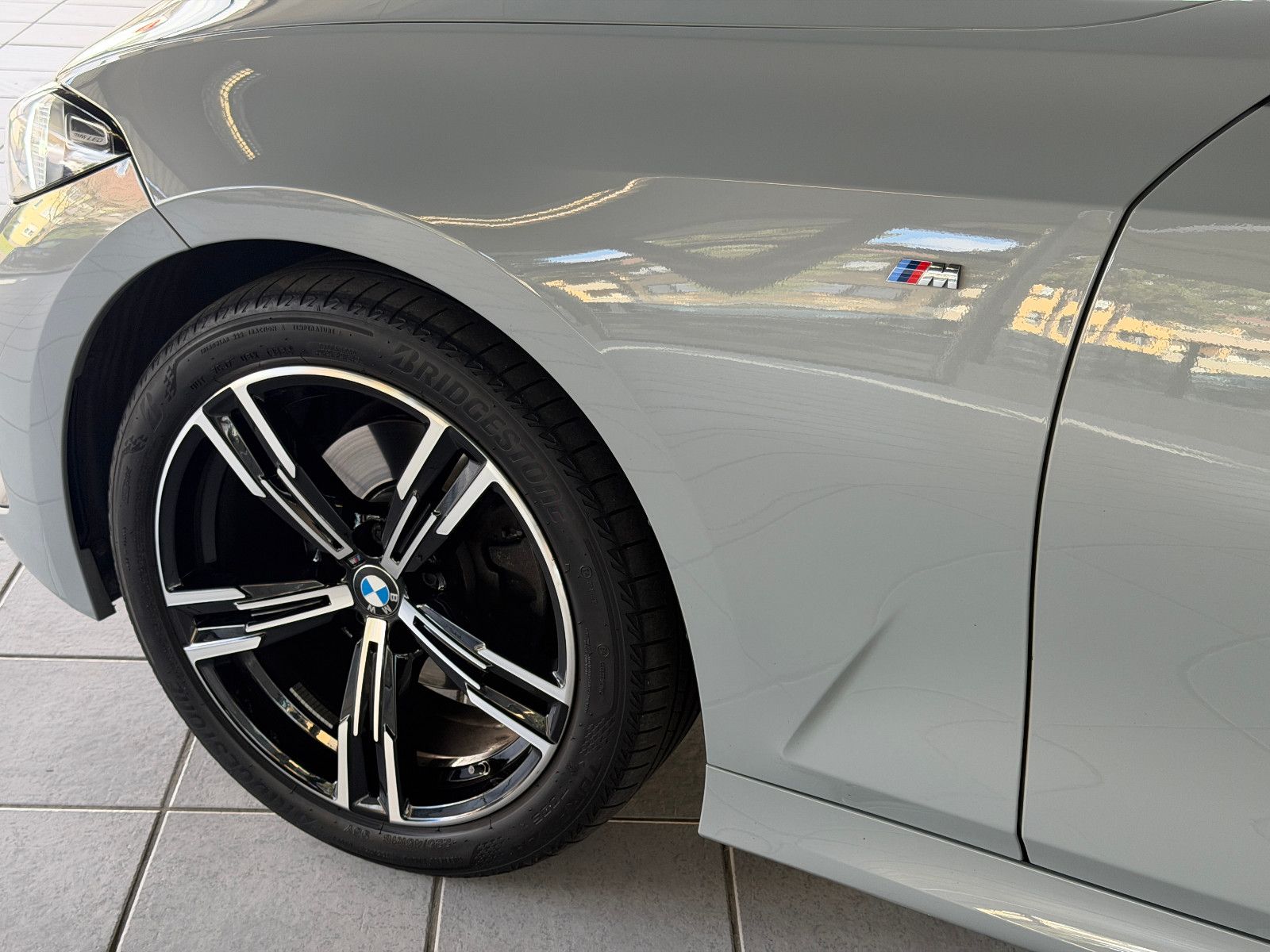 Fahrzeugabbildung BMW 320 d M Sport/M-PAKET/LED/SHADOW-LINE/AMBIENTE