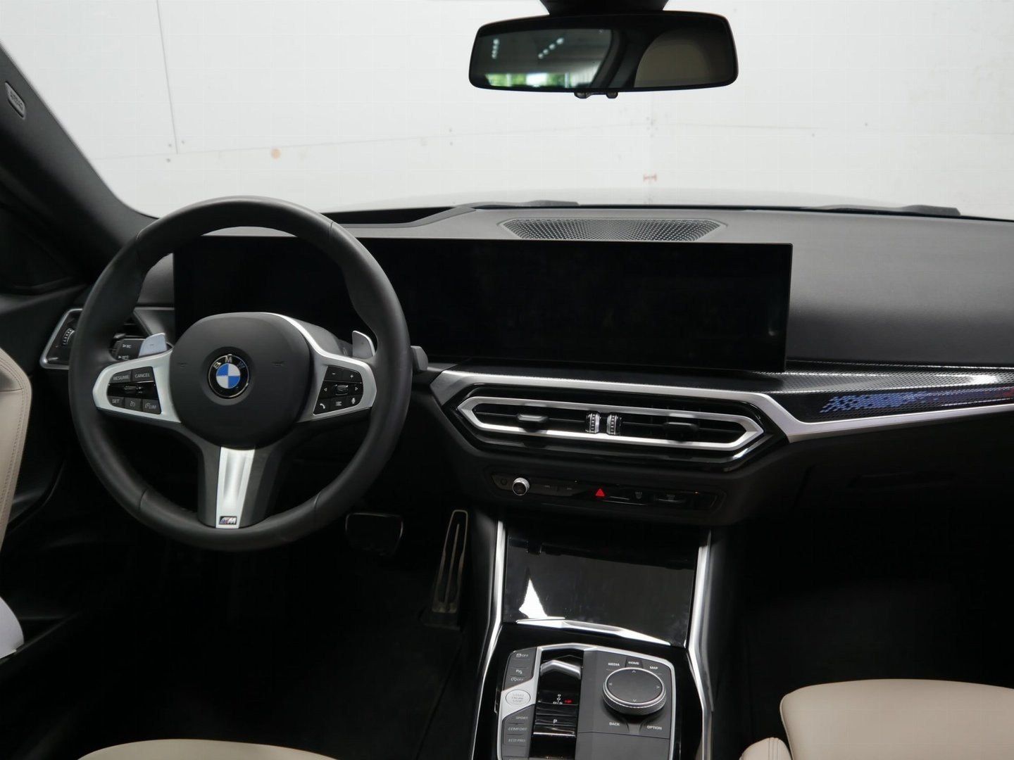 Fahrzeugabbildung BMW 220i Adaptiver LED-Scheinwerfer, Sitzheizung