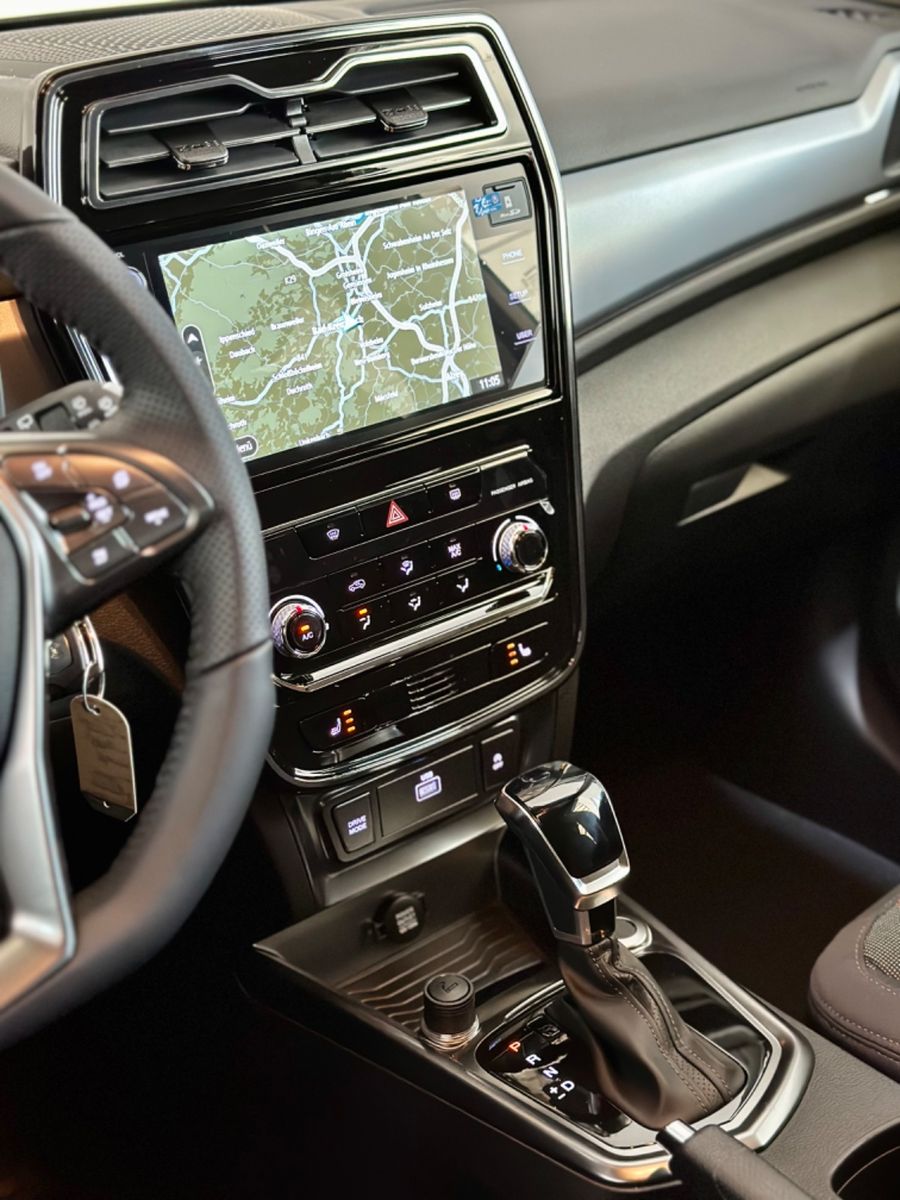 Fahrzeugabbildung Ssangyong Tivoli Quartz 1,5P 2WD AUT*Navi*LED*Klima*Sommer