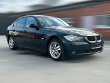 BMW 320i E90 1.Hand|PDC|Xenon|AHK|Klima|TÜV - BMW 320 Limousine 320i e90 mit Benzin-Antrieb