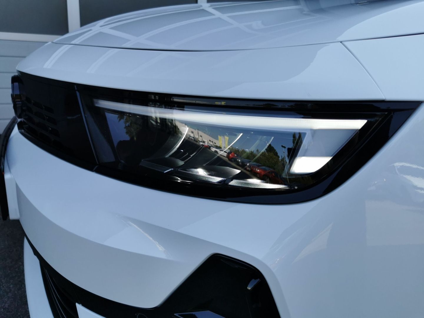 Fahrzeugabbildung Opel Astra GS Line HUD Panorama Navi digitales Cockpi