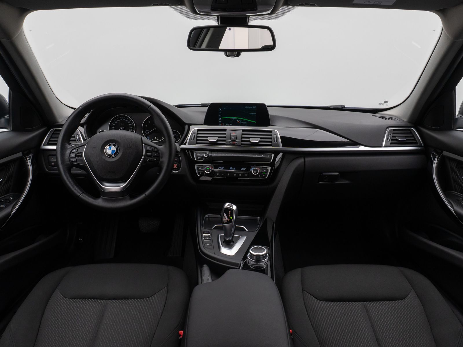 Fahrzeugabbildung BMW 320i Advantage HiFi Navi Lordos PDC LED Alarm