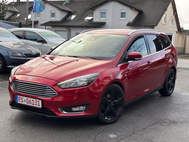 Ford Focus Turnier Titanium/NAVI/Rückfark/AHK/Autom