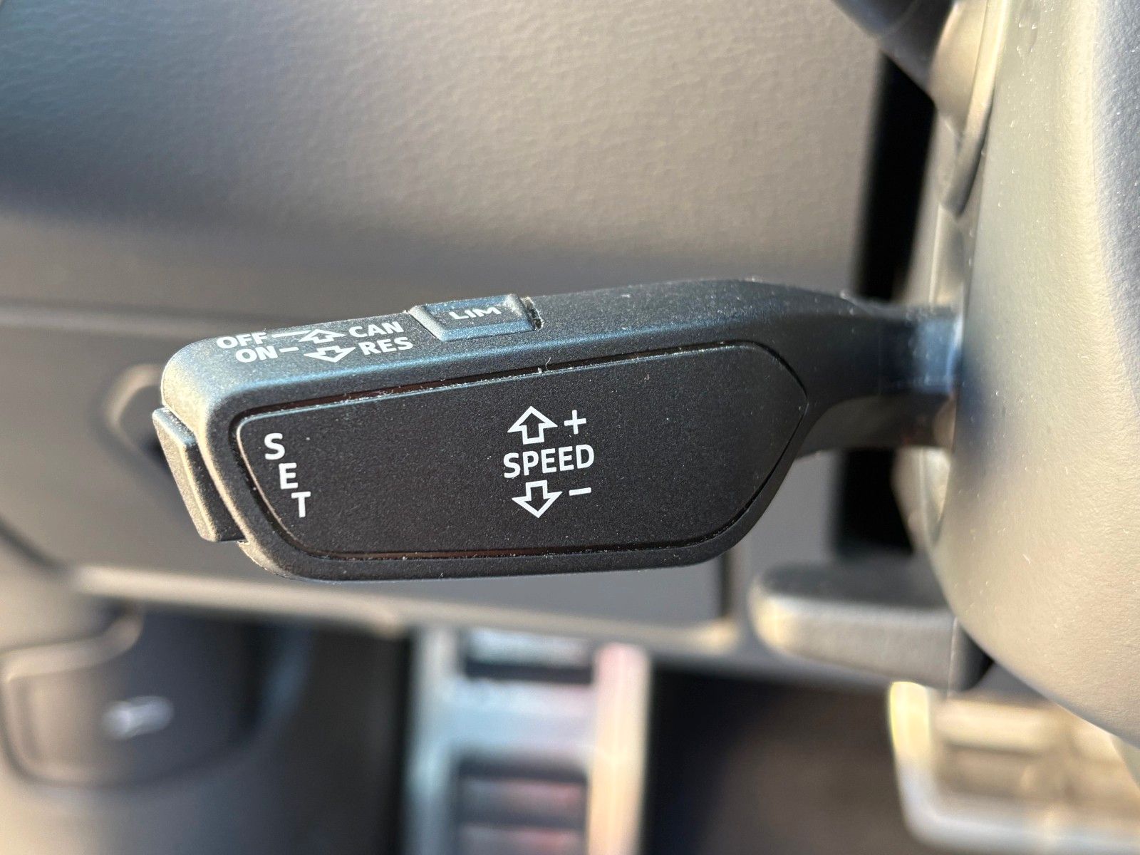 Fahrzeugabbildung Audi A6 Avant 45 TFSI quattro Aut. Navi LED Pano AHK