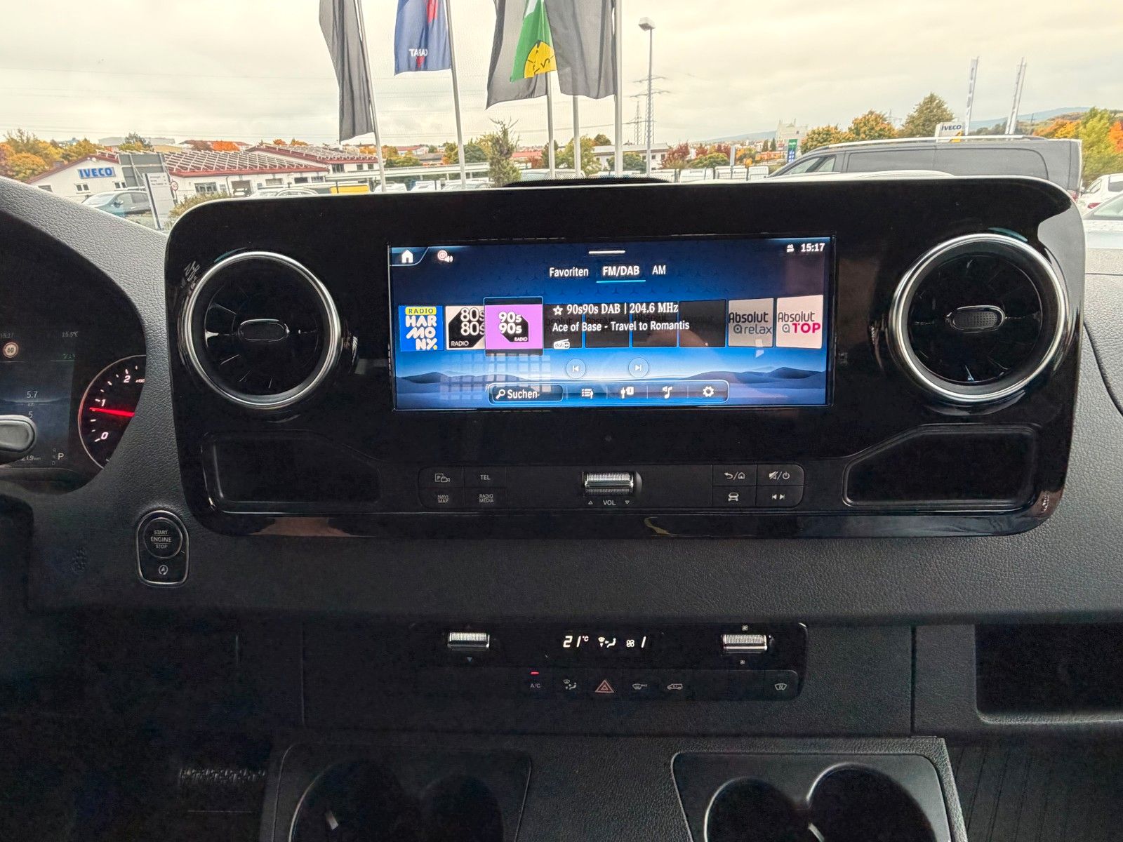 Fahrzeugabbildung Mercedes-Benz Sprinter 317 CDI 3665 9G DoKa AHK Klima Kamera