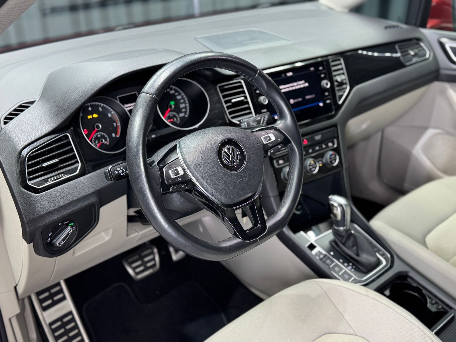 Fahrzeugabbildung Volkswagen Golf Sportsvan VII 1.5TSI  Highline|NAVI|KAMERA