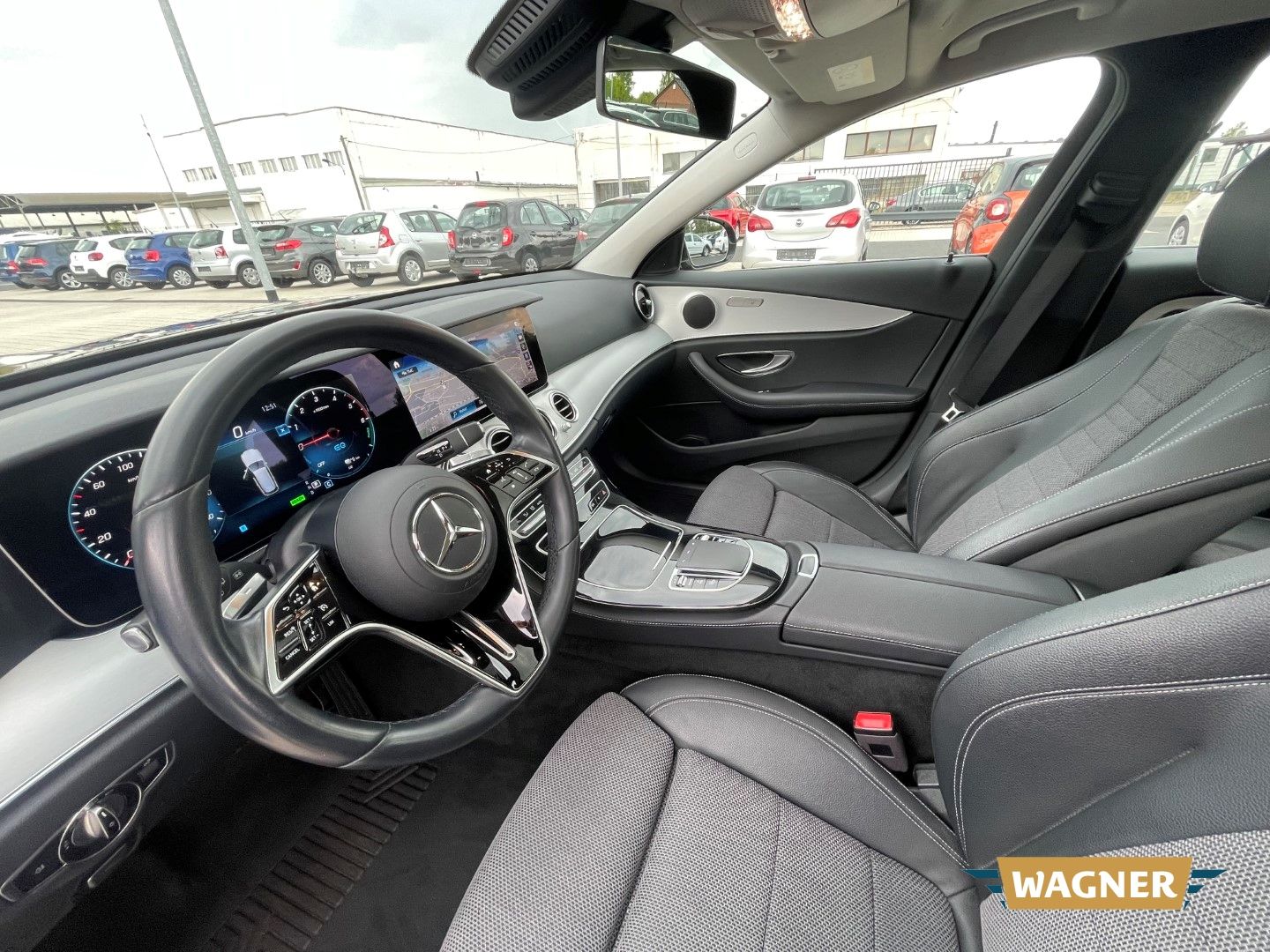 Fahrzeugabbildung Mercedes-Benz E 300 de 4Matic EU6d Sitzheizung LED