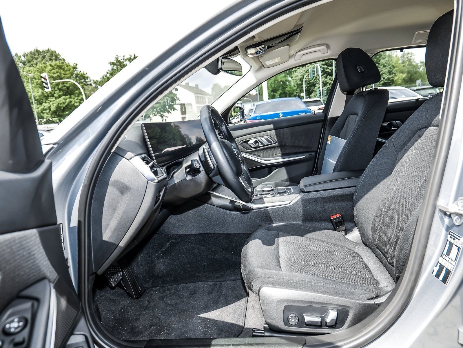 BMW 320i Touring AHK Navi Memory RFK DAB foto 5