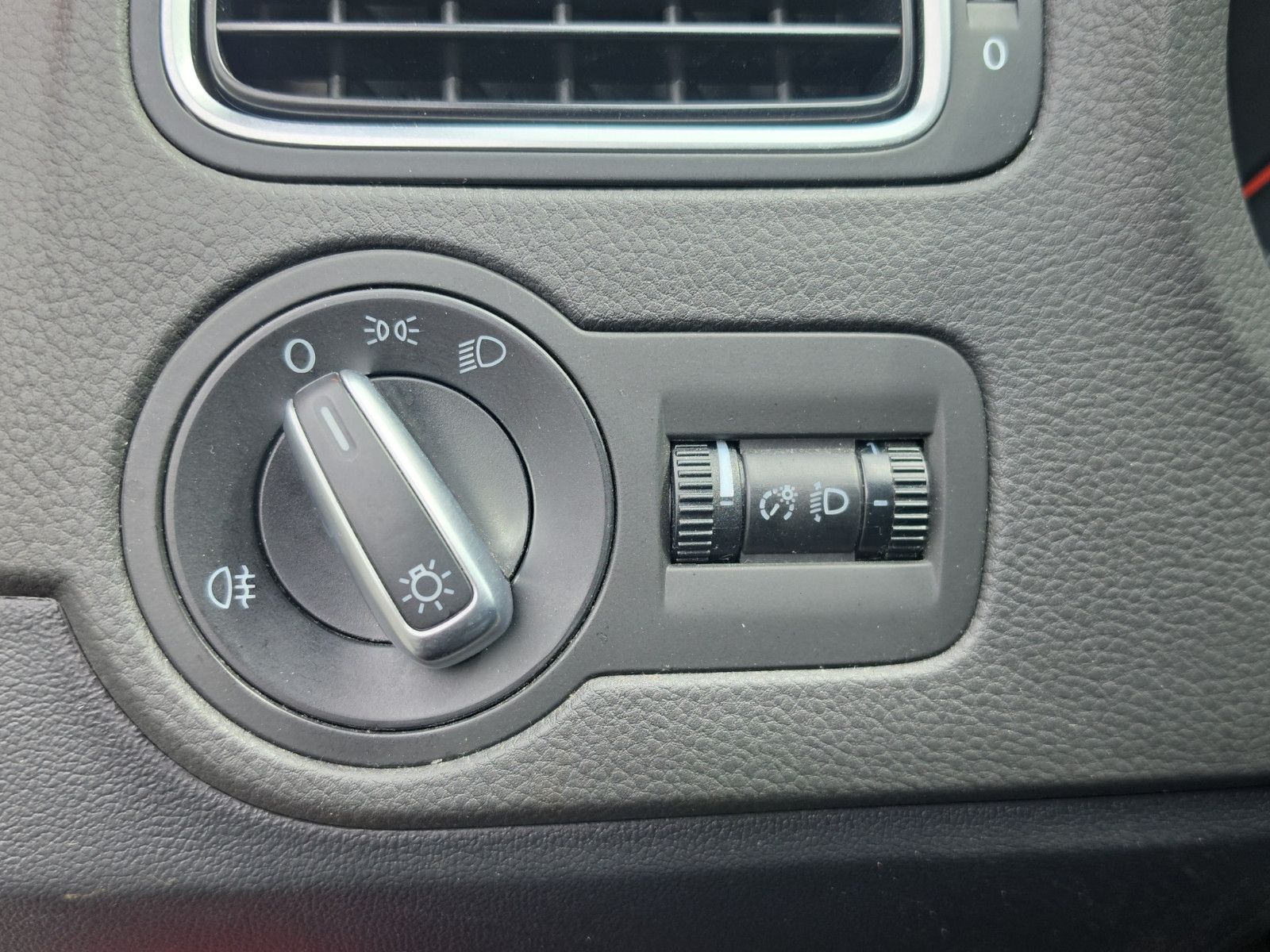 Fahrzeugabbildung Volkswagen Polo V Comfortline BlueMotion/BMT KLIMA SHZ TEMP