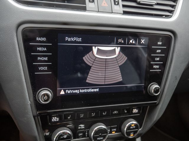 Octavia Combi 1.6 TDI Style PDC SHZ NAVI LED