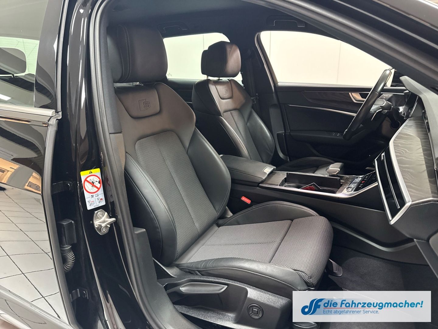 Fahrzeugabbildung Audi A6 Avant 40 TDI sport S-line Sportpaket AHK-klap