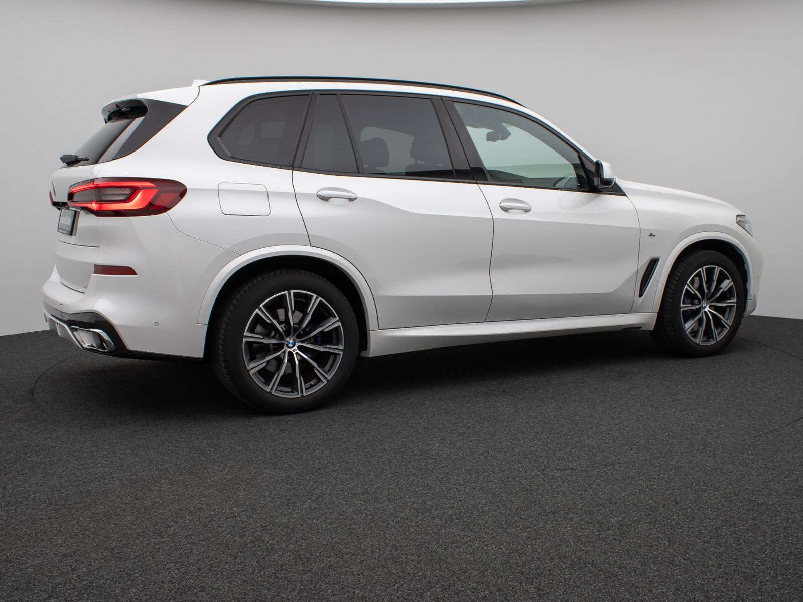 Fahrzeugabbildung BMW X5 xD30d M Sport 360°Panorama Laser HUD DAB HiFi