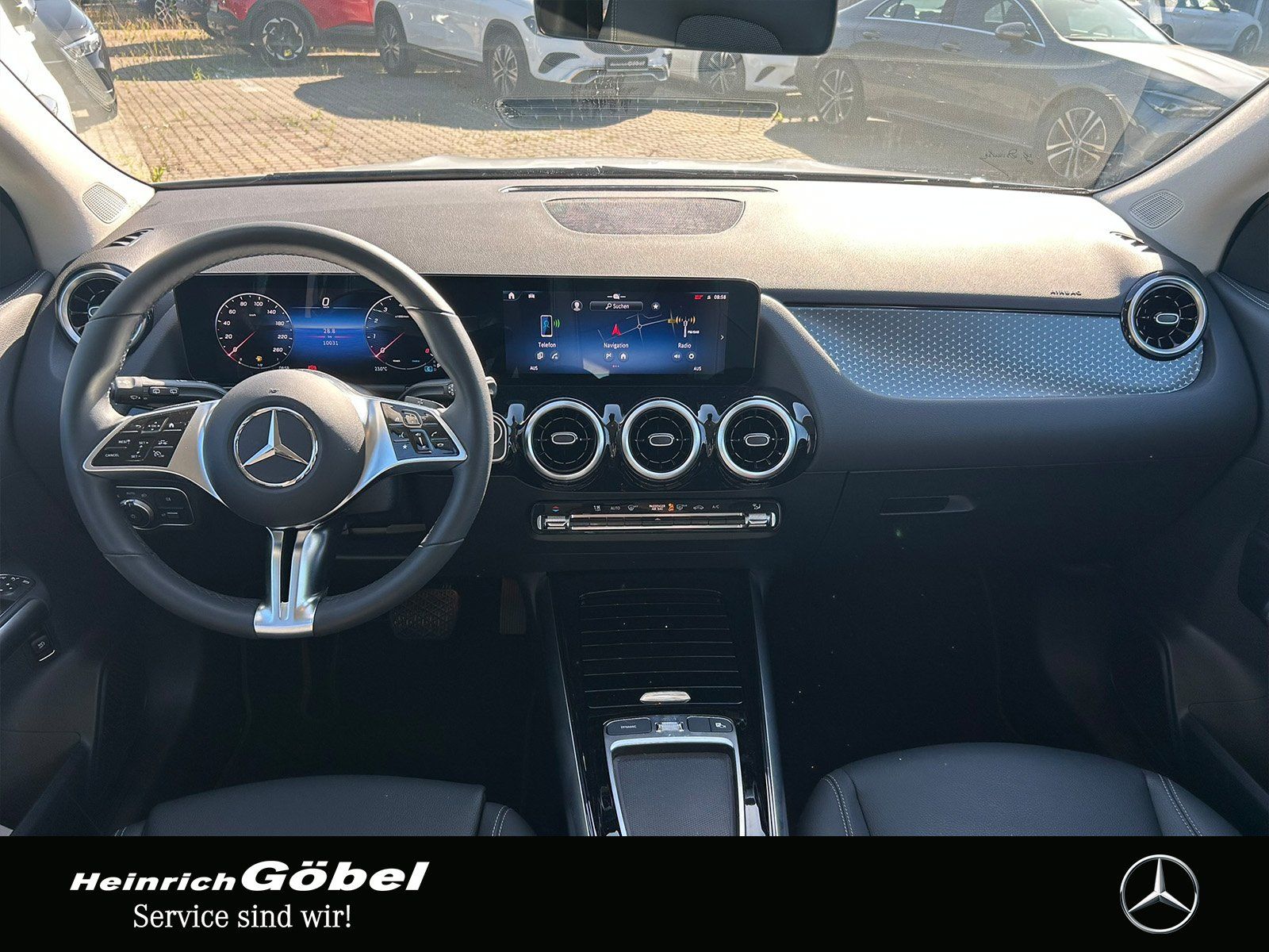 Fahrzeugabbildung Mercedes-Benz GLA 180 PROGRESSIVE*AHK*CARPLAY*LED*EASY-PACK*WI