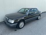 Mercedes-Benz E 250 DIESEL - Mercedes-Benz E 250 aus 1995