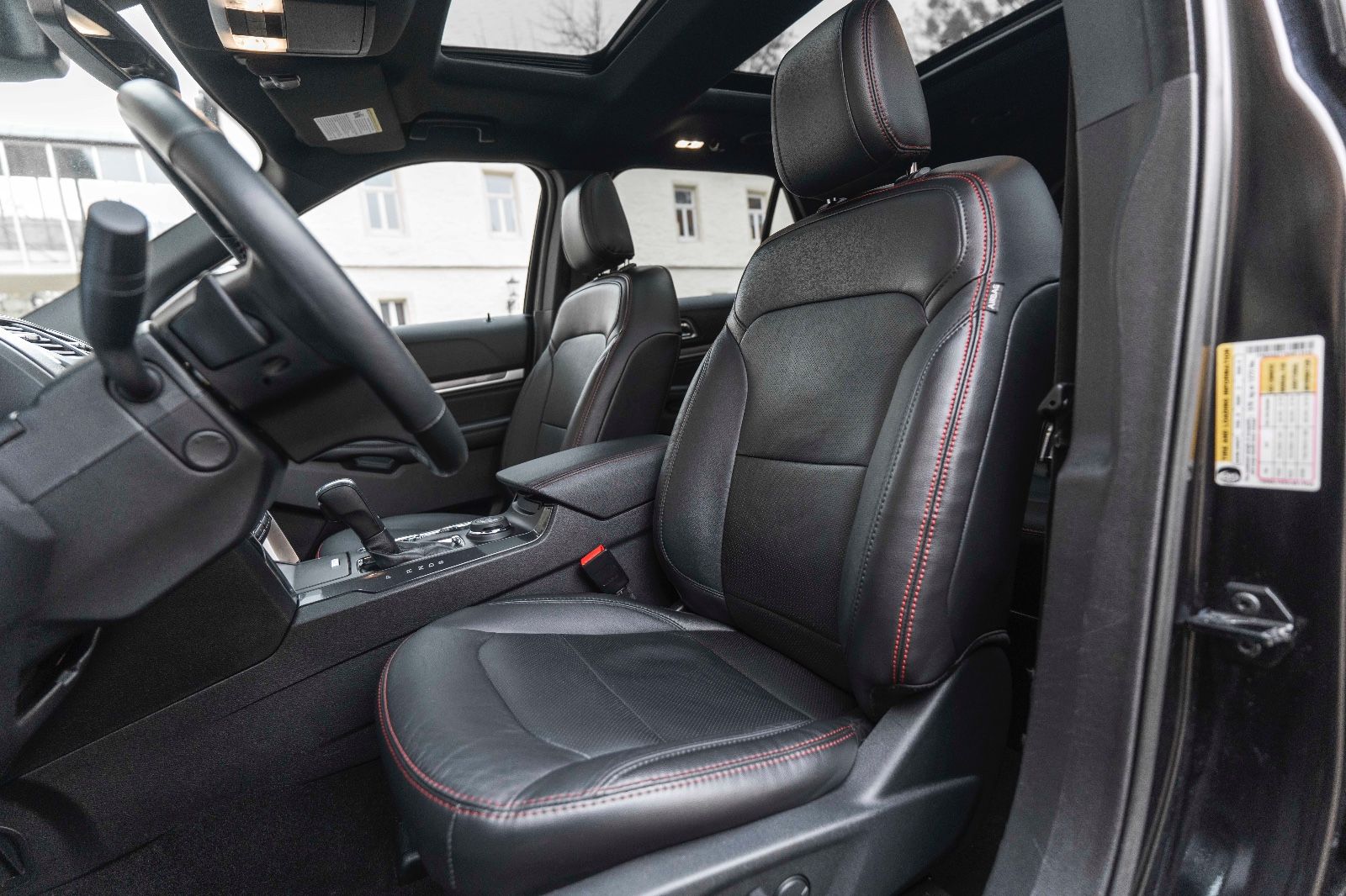 Fahrzeugabbildung Ford Explorer 3,5l 4x4 Sport KAM 6SITZER M+S ACC AHK