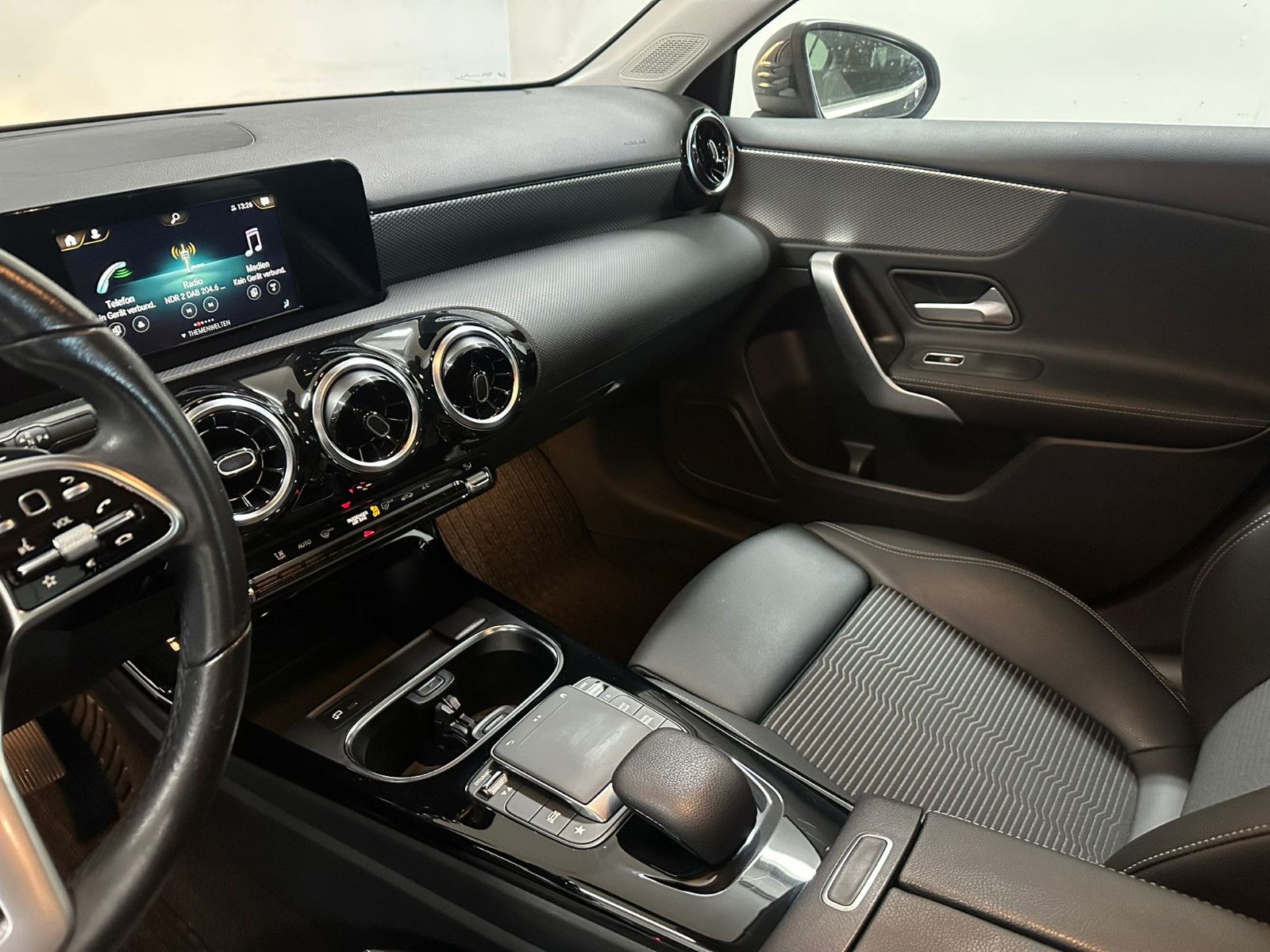 Fahrzeugabbildung Mercedes-Benz A 200 d Progressive *KLIMA*SPURHALT*