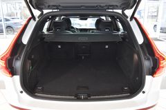 VOLVO XC60 D5 AWD~R Design~Leder~Business~I-safe~21"