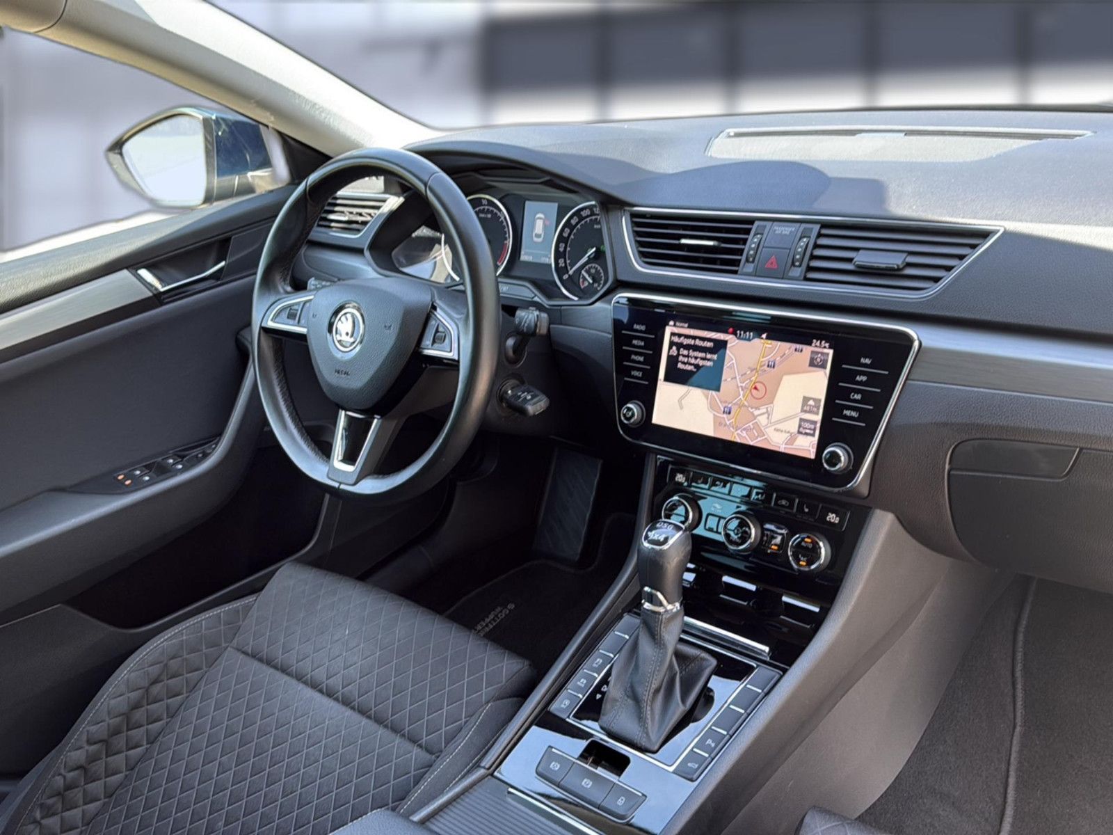 Fahrzeugabbildung SKODA Superb Combi Style 4x4