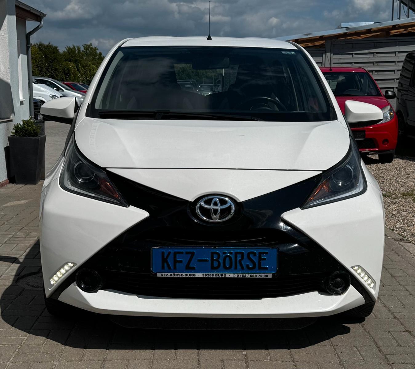 Toyota Aygo x-play *Tempom.*Garantie*2. Hand*Klima*