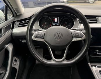 Volkswagen Passat Variant - 11