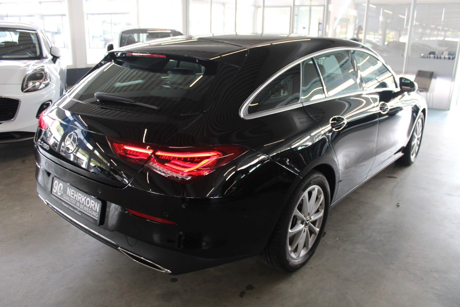 Fahrzeugabbildung Mercedes-Benz CLA 180 Shooting Brake LED NAVI DAB HighEnd uvm