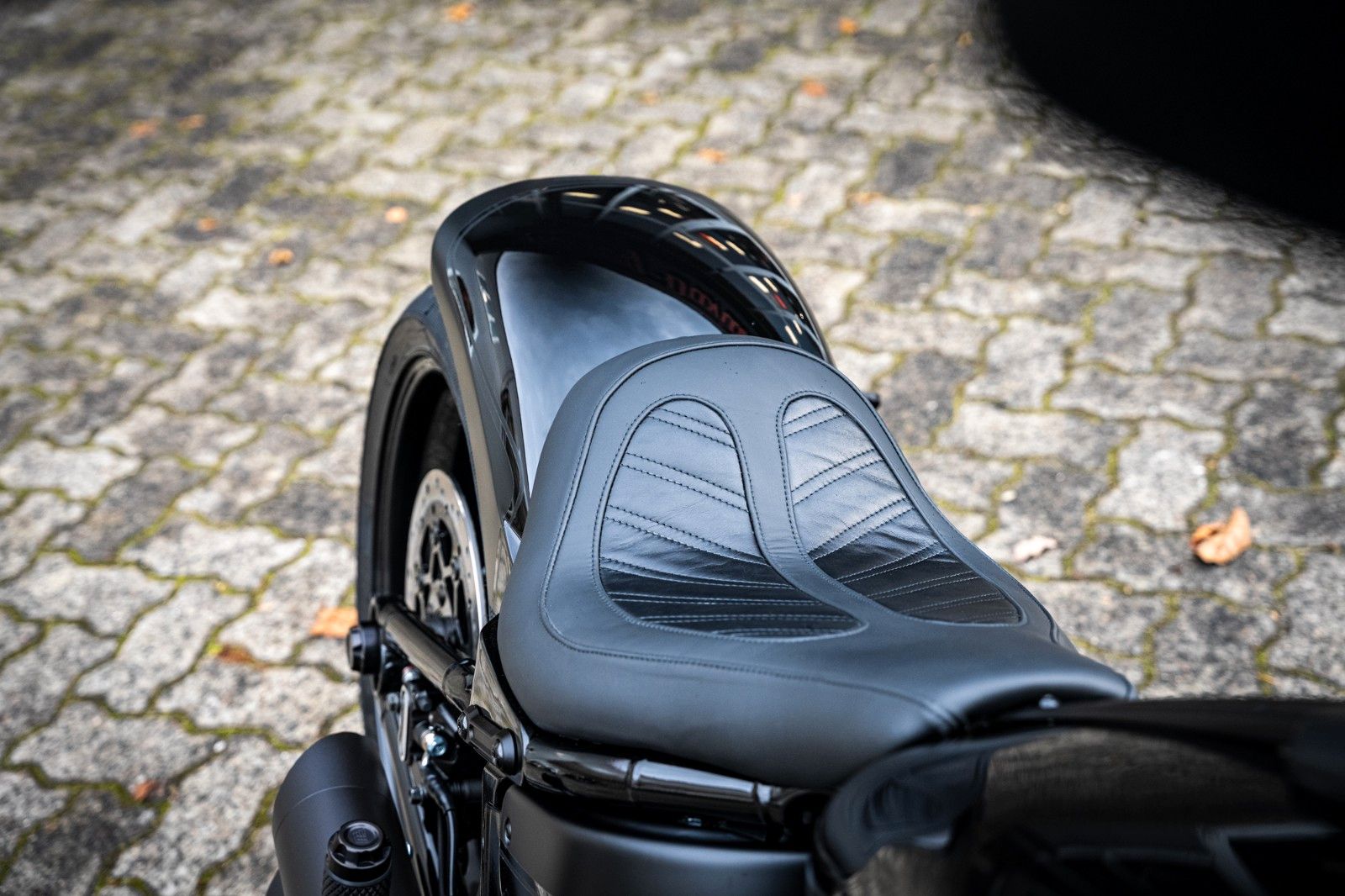 Fahrzeugabbildung Harley-Davidson SPECIAL DARK FAT BOY FLFBS 114 MY24
