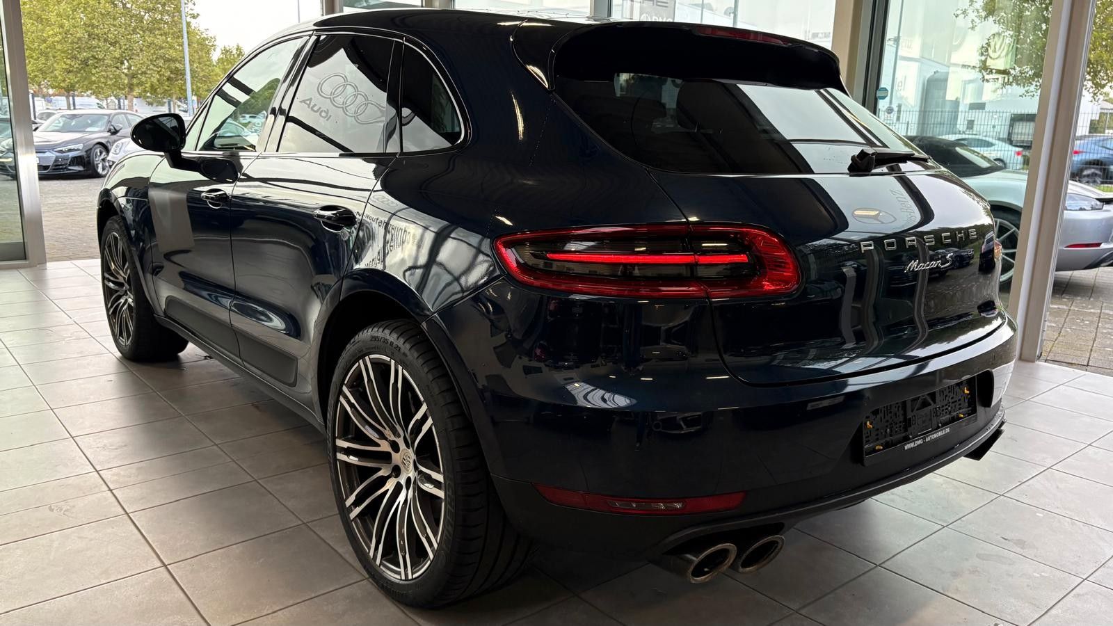 Fahrzeugabbildung Porsche Macan S Diesel/Panodach/21 Zoll Turbo/