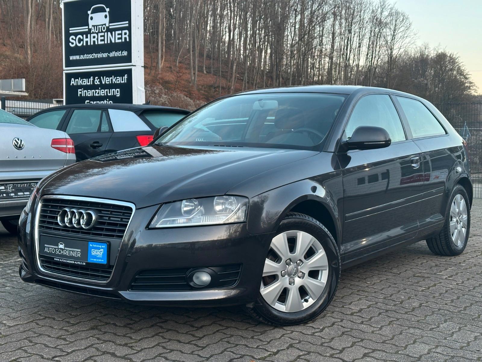 Audi A3 1.6 Attraction TEMPOMAT SHZ TÜV NEU