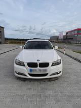 BMW E90 335i - BMW 335 aus 2009: 335i