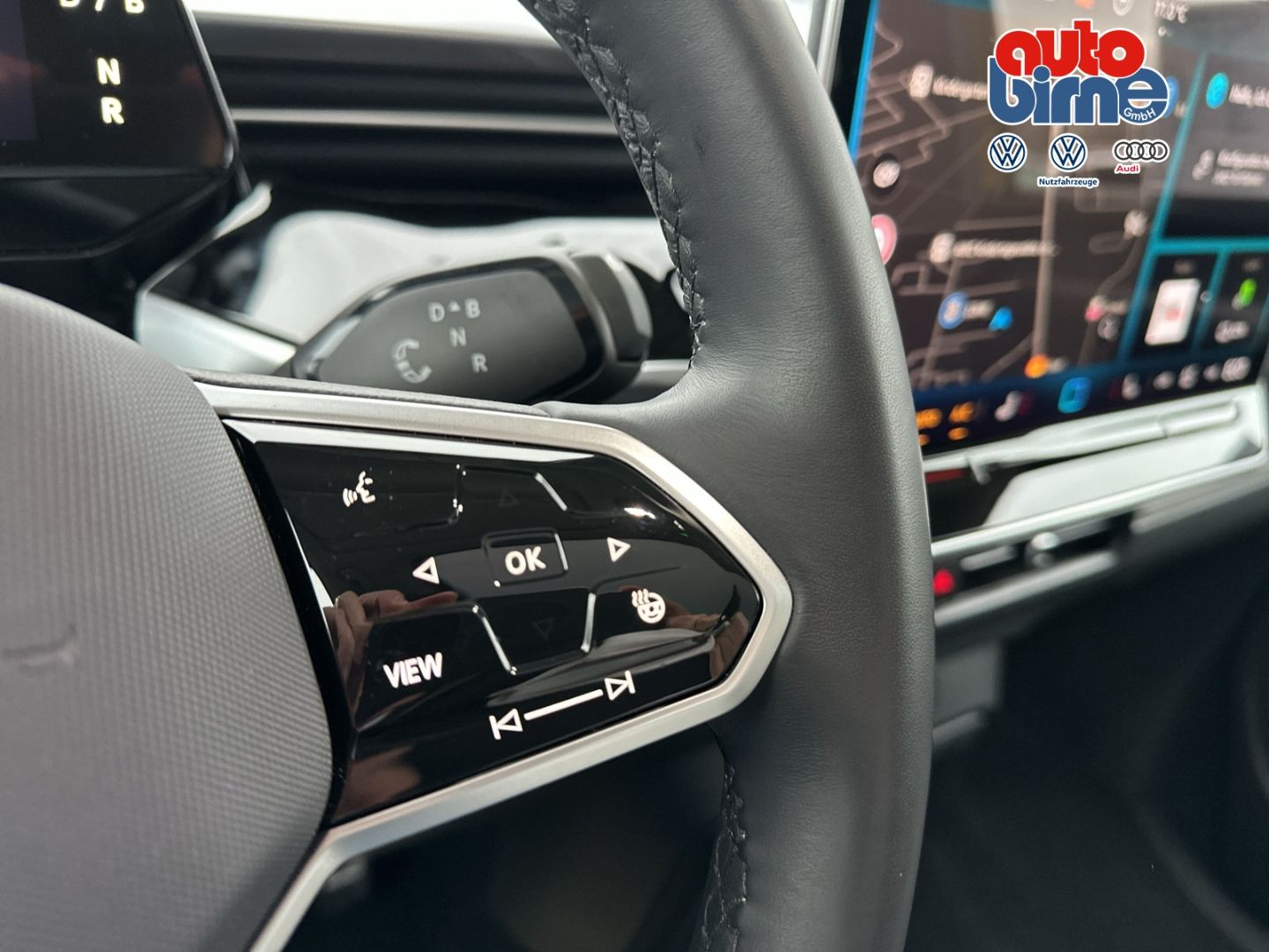 ID. Buzz Pro LR HUD AHK-klappbar Panorama Navi S