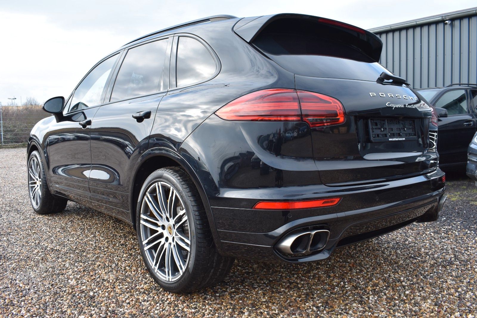 Fahrzeugabbildung Porsche Cayenne Turbo Panorama AHK Sport Chrono Keramik