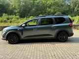 Dacia Jogger Extreme+ 7-Sitzer Zeder-Grün Media NavTOP - gebrauchte Dacia Jogger aus dem Jahr 2023