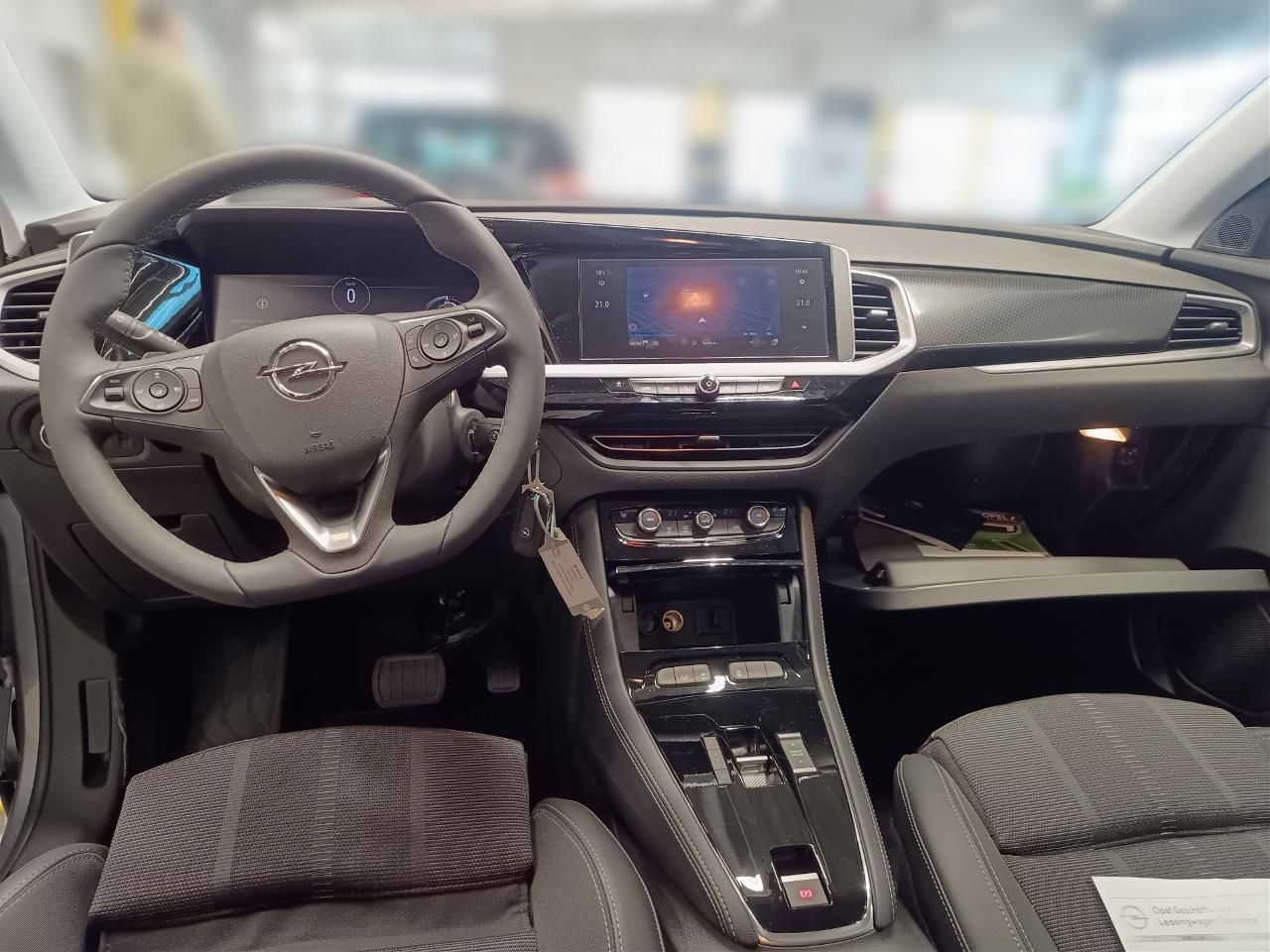 Fahrzeugabbildung Opel Grandland 1.2 Turbo GS AT