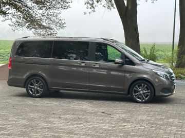 Mercedes V 220 - 5