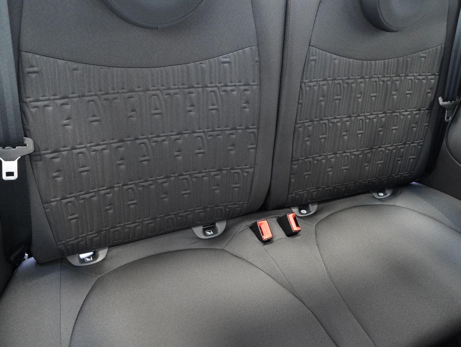 Fahrzeugabbildung Fiat 500 1.0 Mild Hybrid KOMFORT/TECH/NAVI/CARPLAY