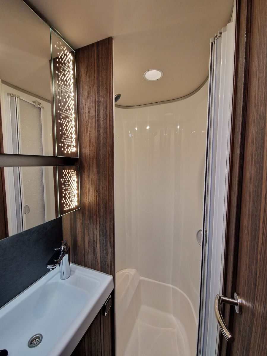 Fahrzeugabbildung Tabbert Cellini 655 DF 2.5