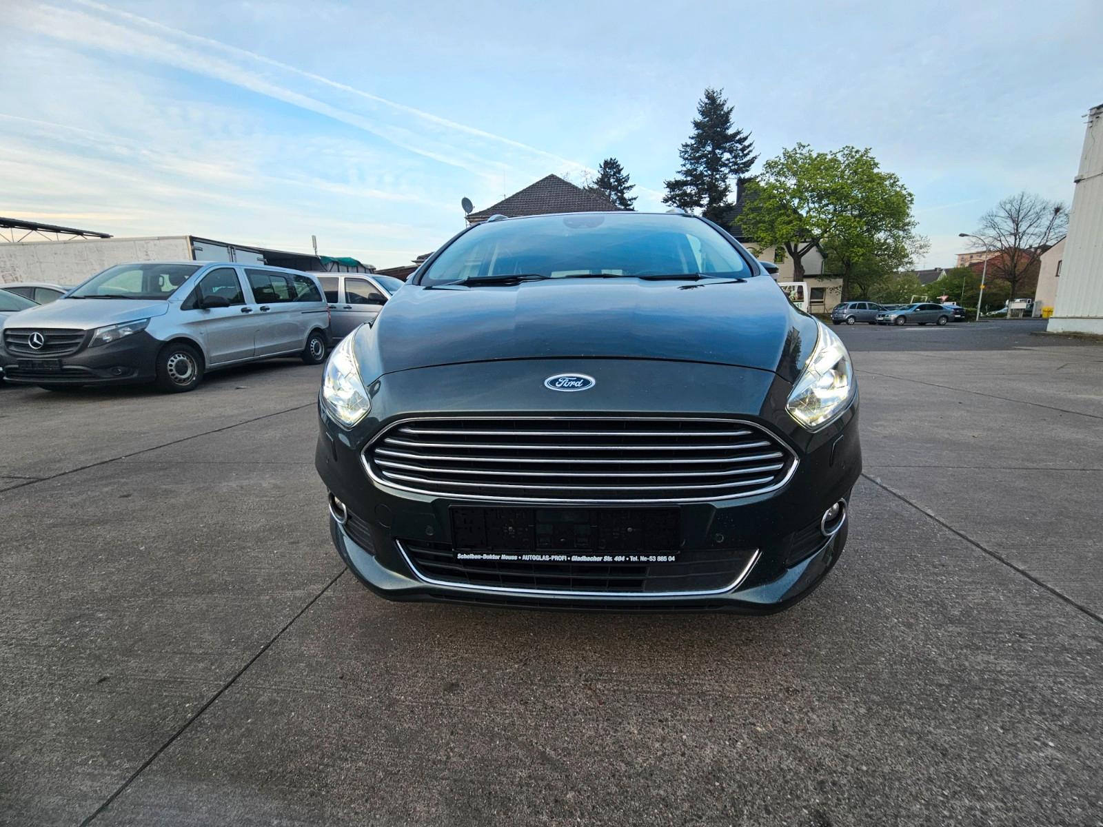 Ford S-MAX Titanium 1Hand