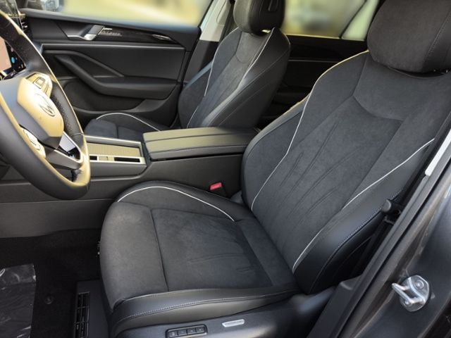 Fahrzeugabbildung Volkswagen Passat Business 1.5 eTSI OPF 110 kW (150 PS) 7-G