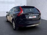 Volvo XC 60 Kinetic AWD Klimaaut. ZV mit Fernbed. - Volvo Gebrauchtwagen in Rosenheim