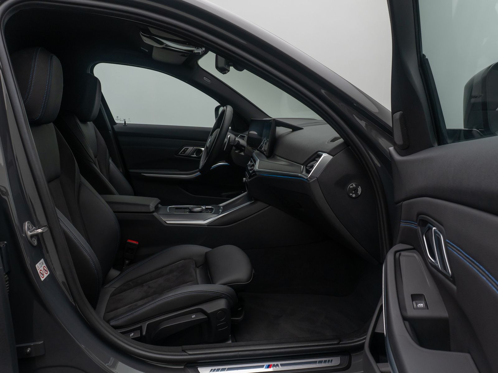 Fahrzeugabbildung BMW 330e xD M Sport HUD DAB Kamera HiFi Komf 19Zoll