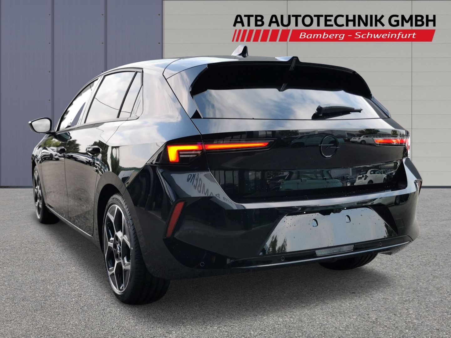 Fahrzeugabbildung Opel Astra Ultimate HUD Panorama Navi Memory Sitz SHZ