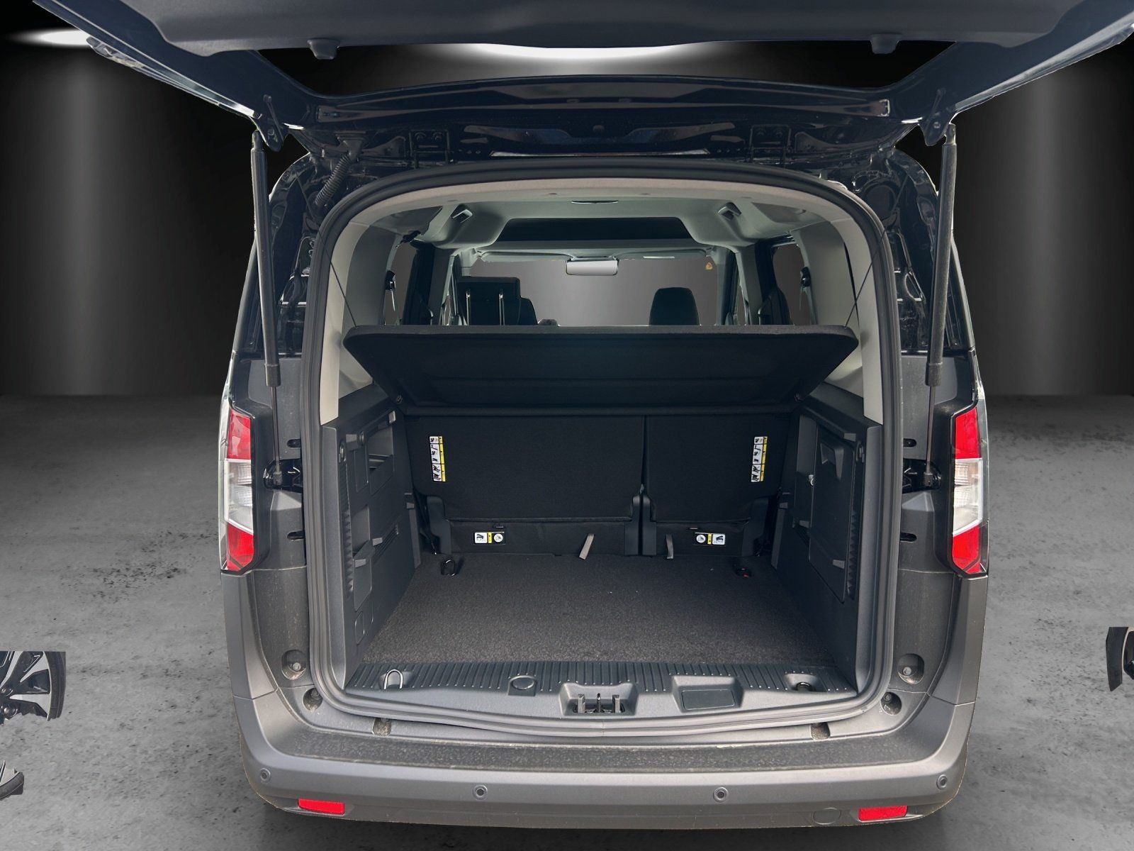 Fahrzeugabbildung Ford Tourneo Courier 1,0 Ecoboost Titanium