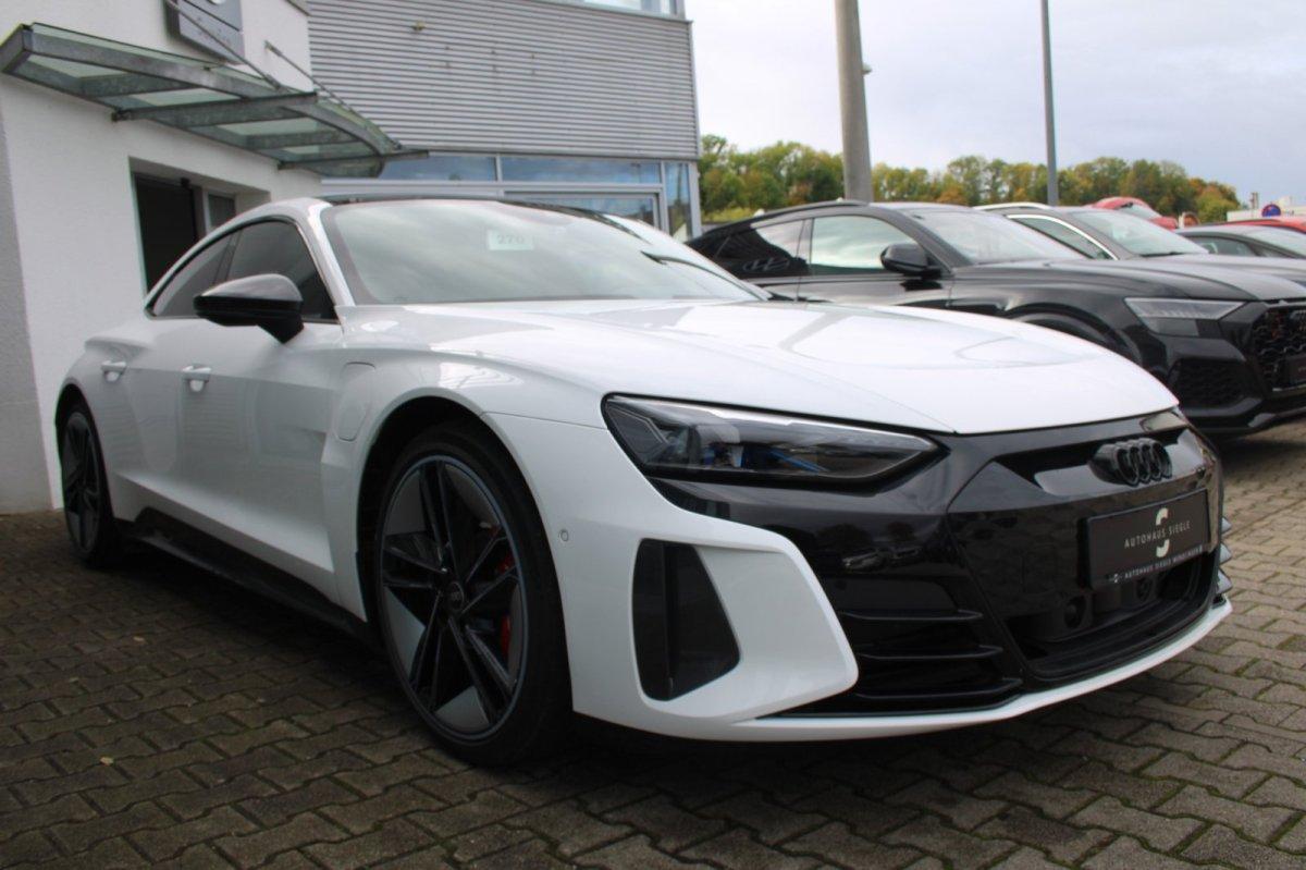 Audi e-tron RS GT quattro Carbon Matrix Top-View Pano