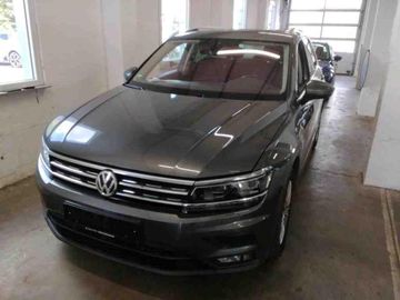 Volkswagen Tiguan - 1