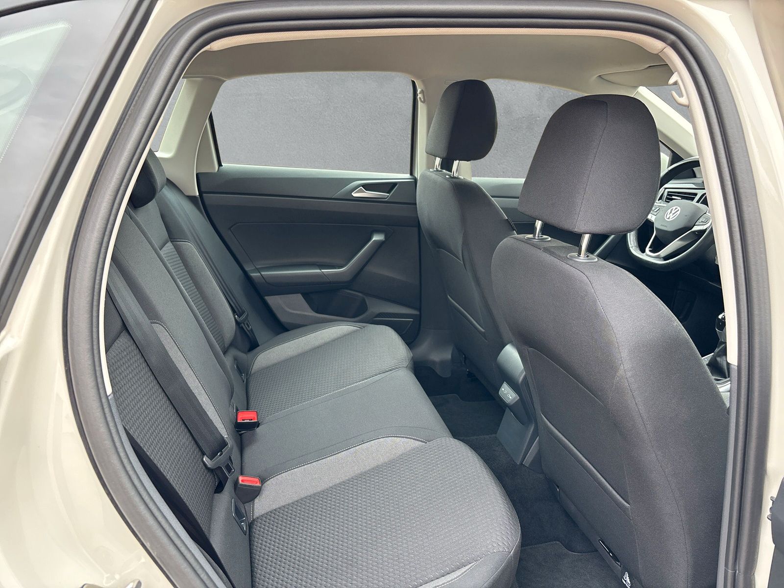 Fahrzeugabbildung Volkswagen Taigo Life 1.0 TSI App-Connect LED Sitzheizung